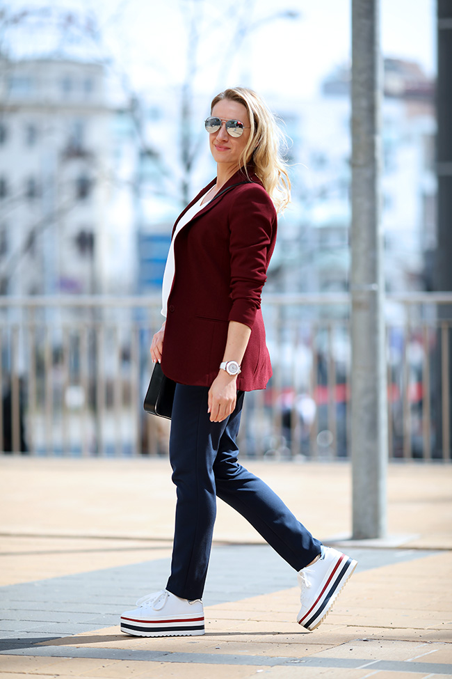 collected by Katja, lifestyle blog for women, Modeblog Österreich, Ü40 Blog, fashion over 40, platform sneakers, Plateau Sneakers, Büro Outfit lässig, business look cool